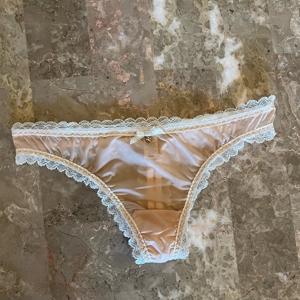 Vintage Victoria’s Secret Pout Nude Sheer Thong Size M